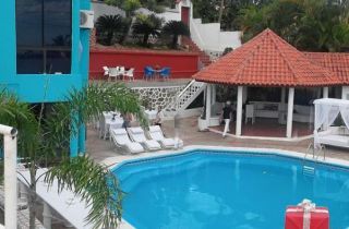 Hotel Aby s pool